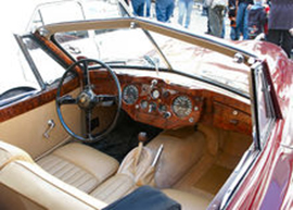 Abitacolo della XK 140 Abitacolo della XK 140